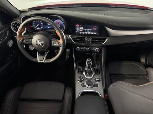 Used 2025 Alfa Romeo Giulia w/ Driving Assist Package RWD image 14