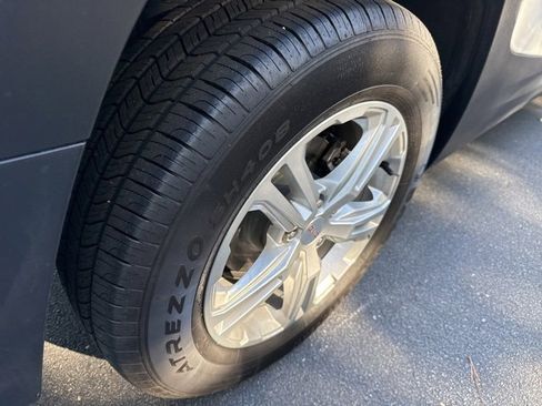 Used 2024 GMC Terrain SLE image 29