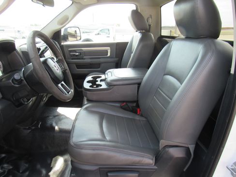 Used 2017 RAM 5500 Tradesman w/ Power & Remote Entry Group RWD image 9