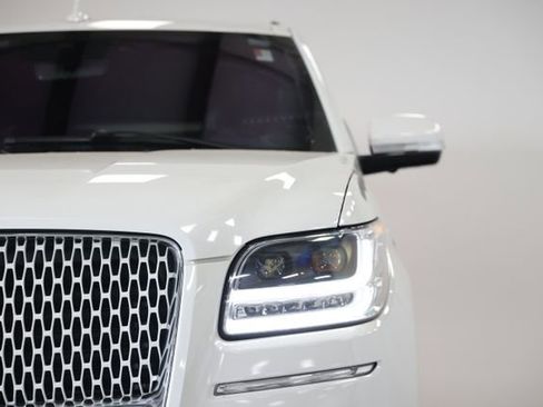 Used 2020 Lincoln Navigator Reserve w/ Equipment Group 208A Reserve AWD/4WD image 3