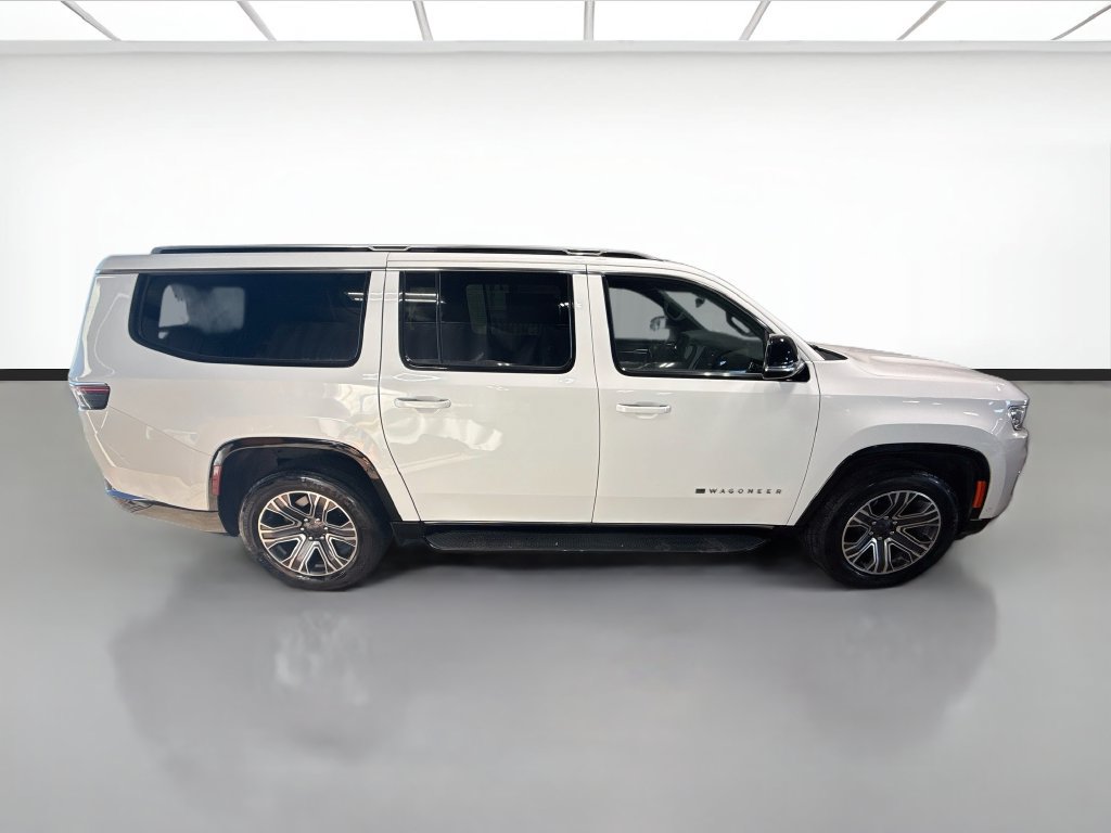 Used 2024 Jeep Wagoneer L Series II w/ Flexible Seating Group AWD/4WD image 5