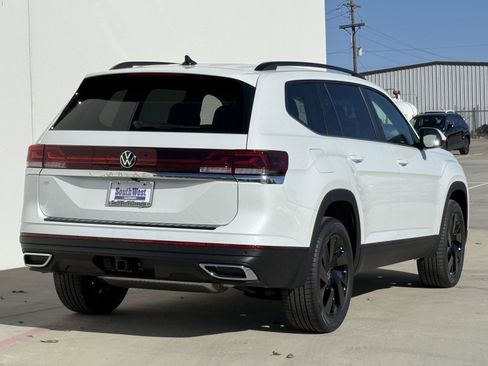 New 2026 Volkswagen Atlas SE image 4