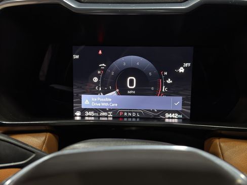 Used 2023 GMC Canyon AT4 image 27