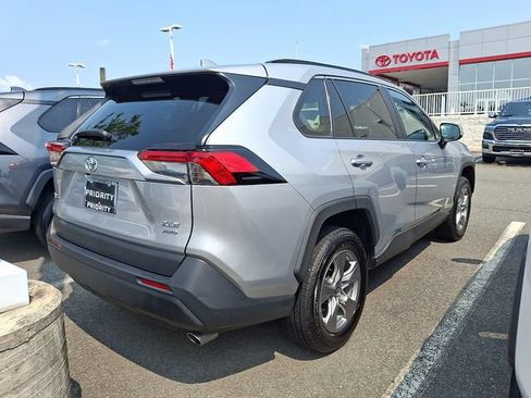 Used 2025 Toyota RAV4 XLE AWD/4WD image 4