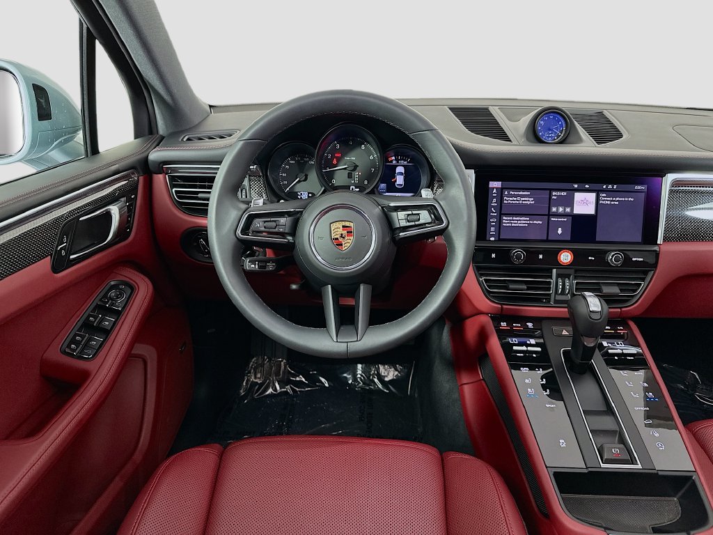Certified 2025 Porsche Macan AWD/4WD image 25