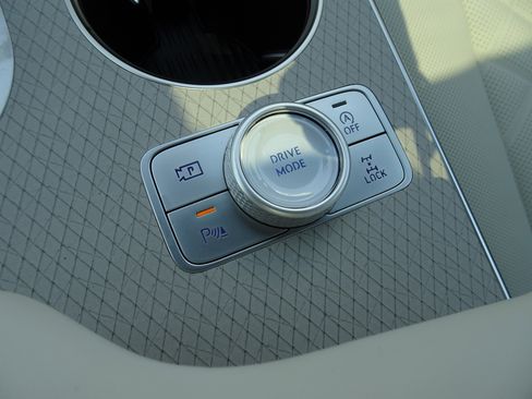 New 2025 Genesis GV80 3.5T Prestige image 16