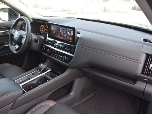 New 2026 Nissan Pathfinder Platinum w/ Accent Package FWD image 84
