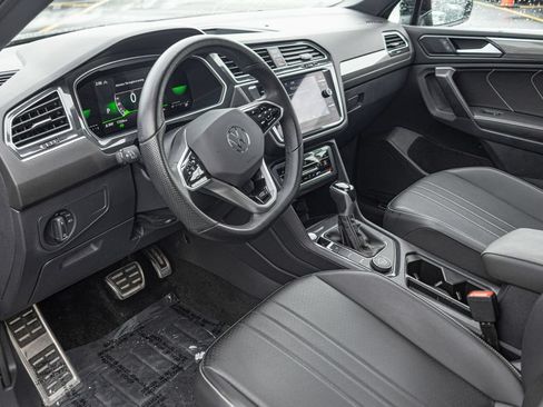 Certified 2024 Volkswagen Tiguan SE R-Line AWD/4WD image 14