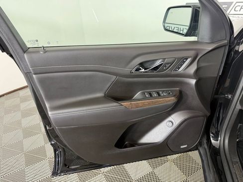 Used 2023 GMC Acadia Denali w/ Black Diamond Edition image 14