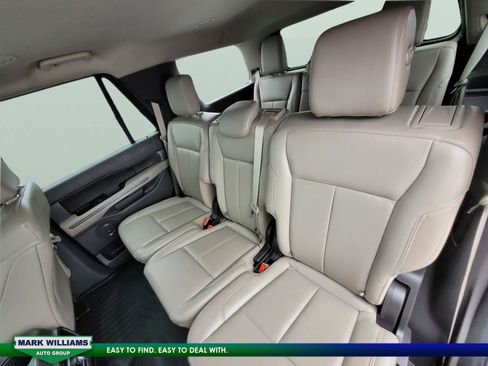 Certified 2019 Ford Expedition XLT w/ Equipment Group 201A image 17