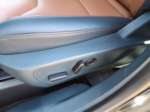 Used 2023 Ford Maverick Lariat w/ Lariat Luxury Package image 12