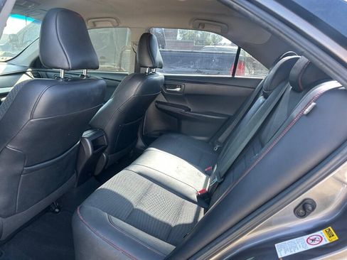 Used 2015 Toyota Camry SE FWD image 7