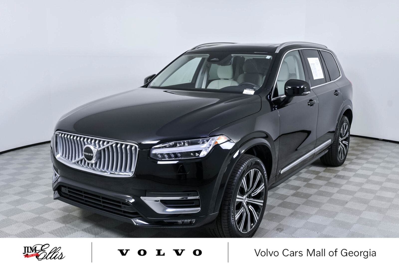 Used 2024 Volvo XC90 B5 Core w/ Climate Package AWD/4WD image 1