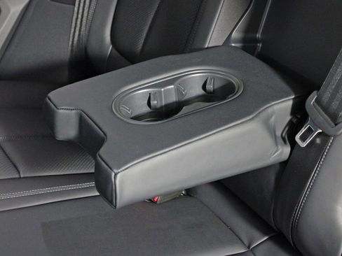 Used 2025 Porsche Macan image 34