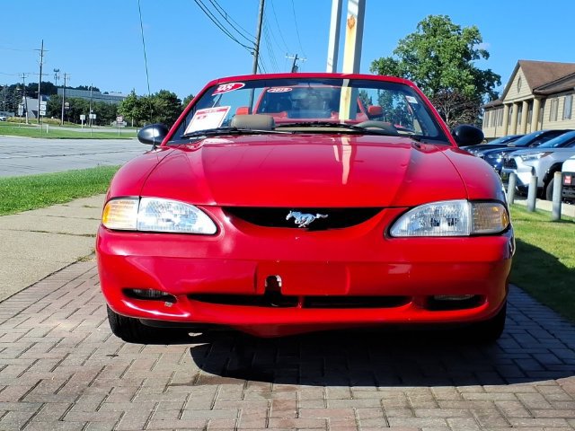 Used 1998 Ford Mustang GT RWD image 2