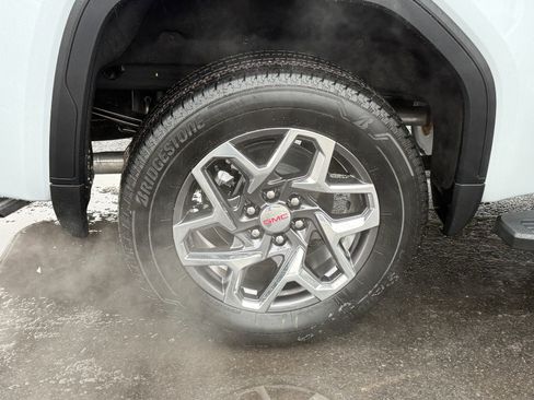 New 2026 GMC Sierra 1500 SLT w/ SLT Premium Package image 11