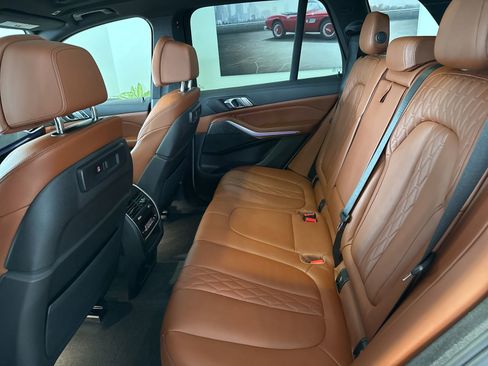 Used 2022 BMW X5 xDrive40i w/ M Sport Package image 33