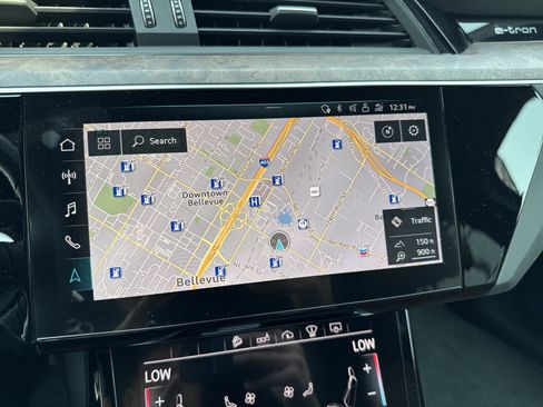 Used 2019 Audi e-tron Prestige w/ Prestige Package AWD/4WD image 19
