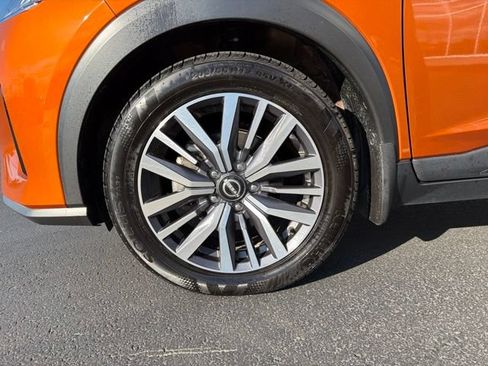 Used 2022 Nissan Kicks SV FWD image 11