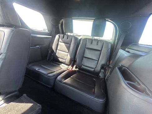 Used 2018 Ford Explorer Limited image 20