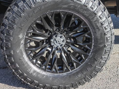 Used 2022 Ford F350 Lariat w/ Black Appearance Package image 13