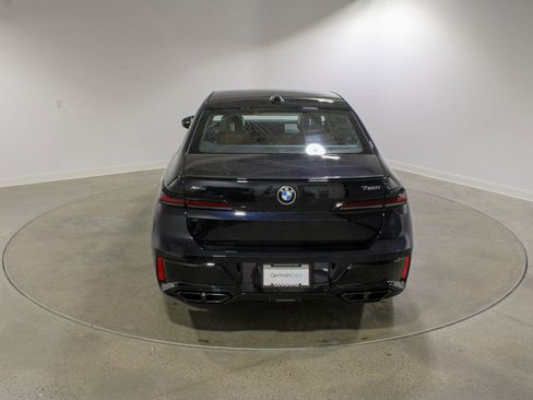 Used 2025 BMW 760i xDrive w/ Executive Package image 4