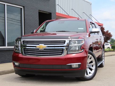 Used 2017 Chevrolet Suburban Premier w/ Max Trailering Package AWD/4WD image 7