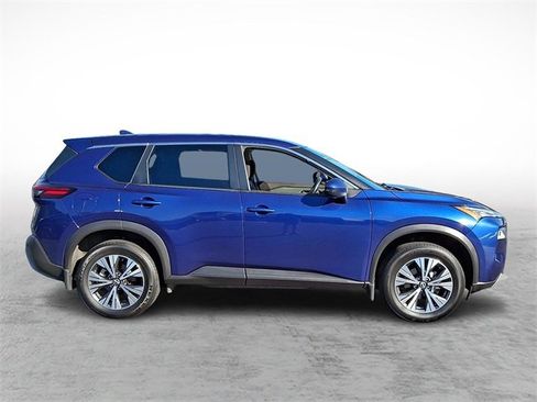 Used 2022 Nissan Rogue SV image 7