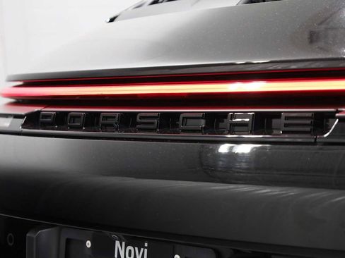 Certified 2025 Porsche 911 Carrera image 8