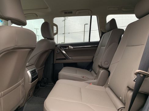 Used 2023 Lexus GX 460 Premium AWD/4WD image 32