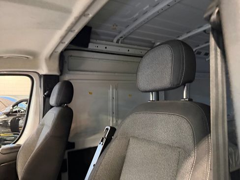 Used 2024 RAM ProMaster 2500 w/ Convenience Group FWD image 21
