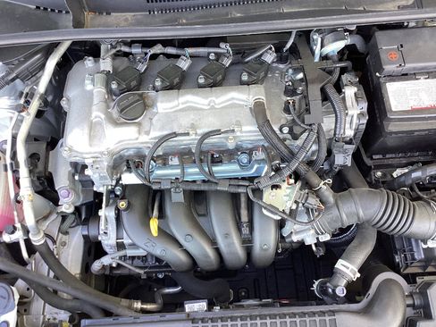 Used 2022 Toyota Corolla LE FWD image 18