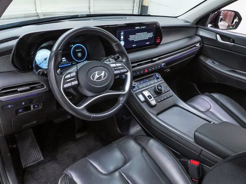 Certified 2024 Hyundai Palisade Limited FWD image 2