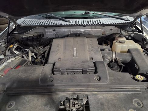 Used 2014 Lincoln Navigator 2WD w/ Equipment Group 101A image 9