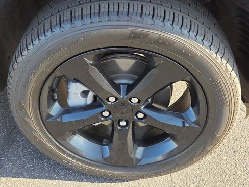 Used 2025 Jeep Grand Cherokee Limited w/ Black Appearance Package AWD/4WD image 9