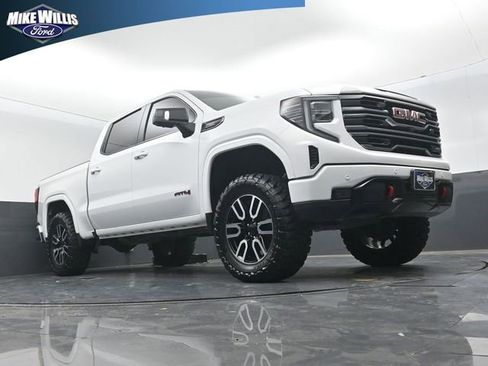 Used 2022 GMC Sierra 1500 AT4 w/ AT4 Premium Package AWD/4WD image 17