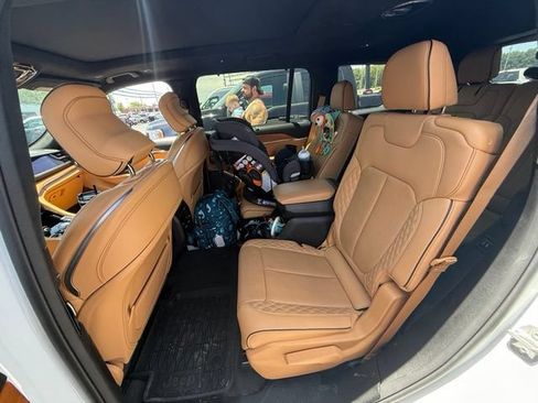 Used 2022 Jeep Grand Cherokee L Summit AWD/4WD image 10