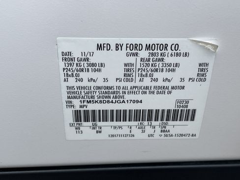 Used 2018 Ford Explorer XLT w/ Equipment Group 202A AWD/4WD image 33