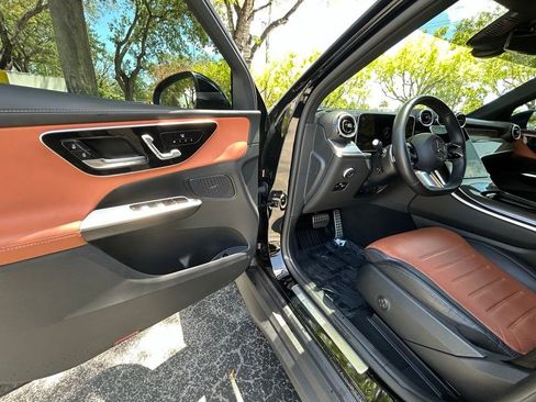 Used 2025 Mercedes-Benz GLC 300 image 15