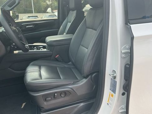 Used 2025 Chevrolet Suburban RST w/ Comfort Package AWD/4WD image 11