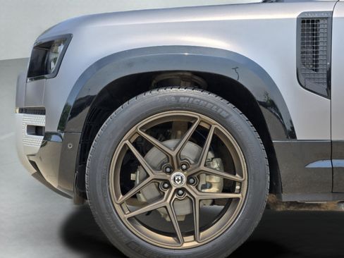 Used 2023 Land Rover Defender 110 S AWD/4WD image 37