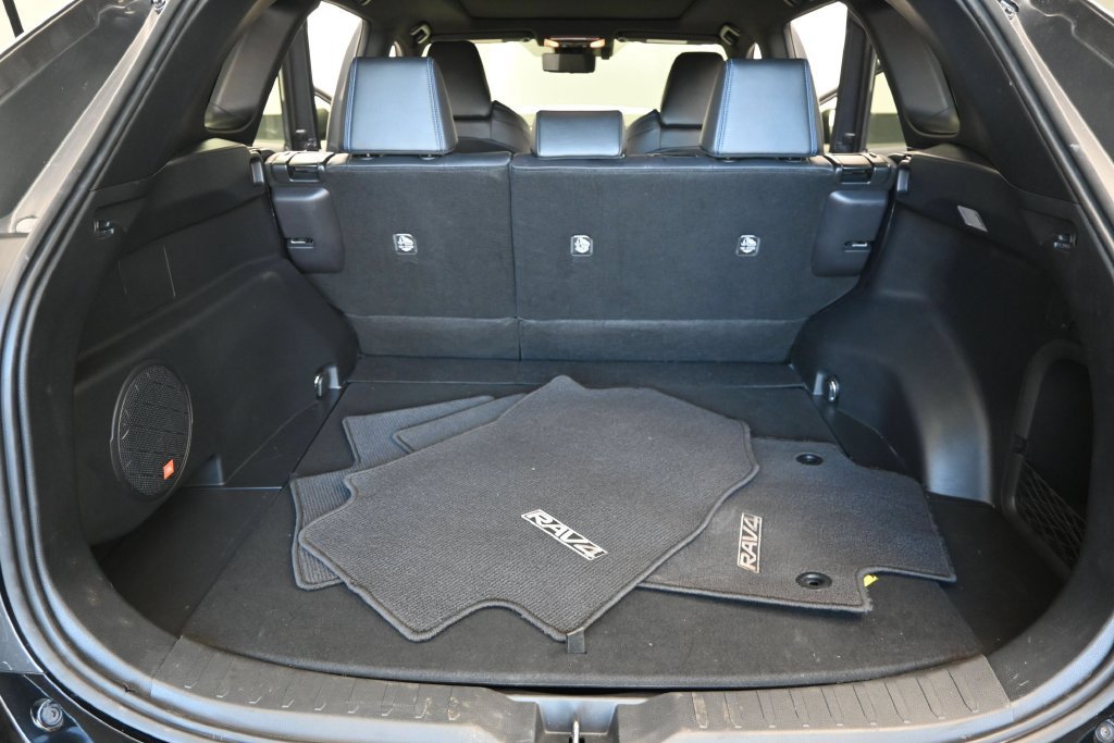 Used 2019 Toyota RAV4 XSE AWD/4WD image 12