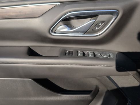 Used 2023 Chevrolet Suburban Z71 image 15