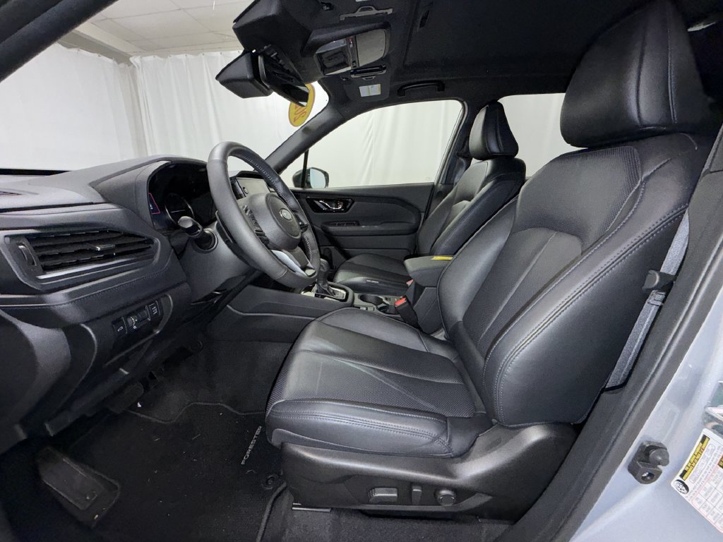 Used 2025 Subaru Forester Limited AWD/4WD image 4