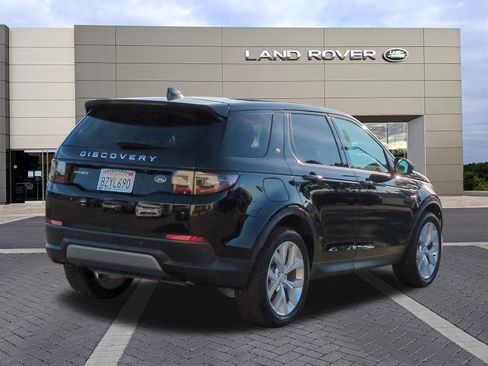Used 2022 Land Rover Discovery Sport SE image 5