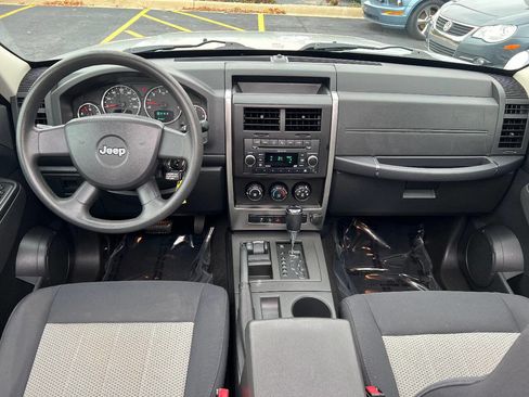 Used 2010 Jeep Liberty Sport w/ Popular Equipment Group image 31