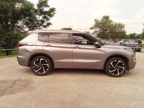 Used 2022 Mitsubishi Outlander SEL FWD image 4