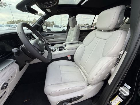 New 2026 Jeep Grand Wagoneer L 2WD w/ Premium Group I image 18