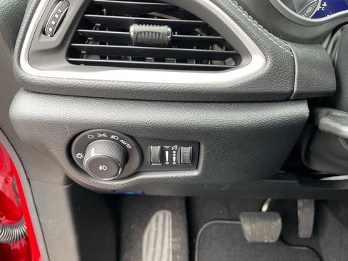 New 2026 Chrysler Pacifica Select AWD/4WD image 13
