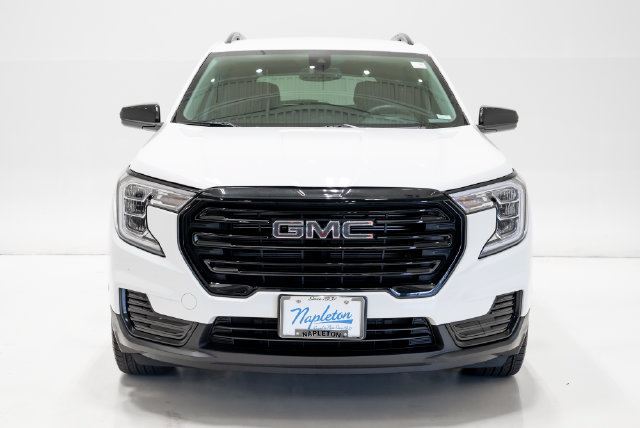 Used 2023 GMC Terrain SLE w/ Elevation Edition FWD image 4